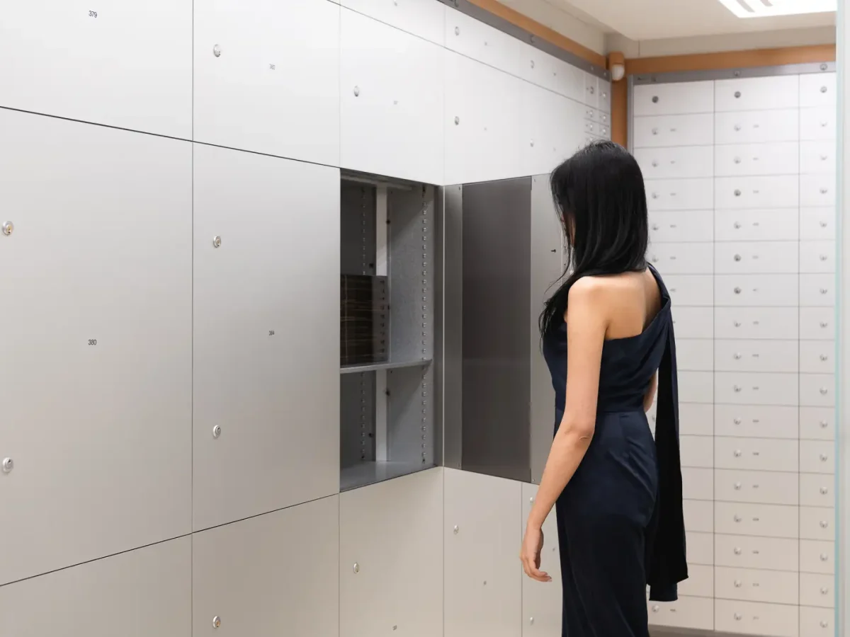 safety deposit box london