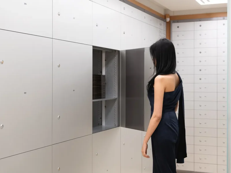 safety deposit box london
