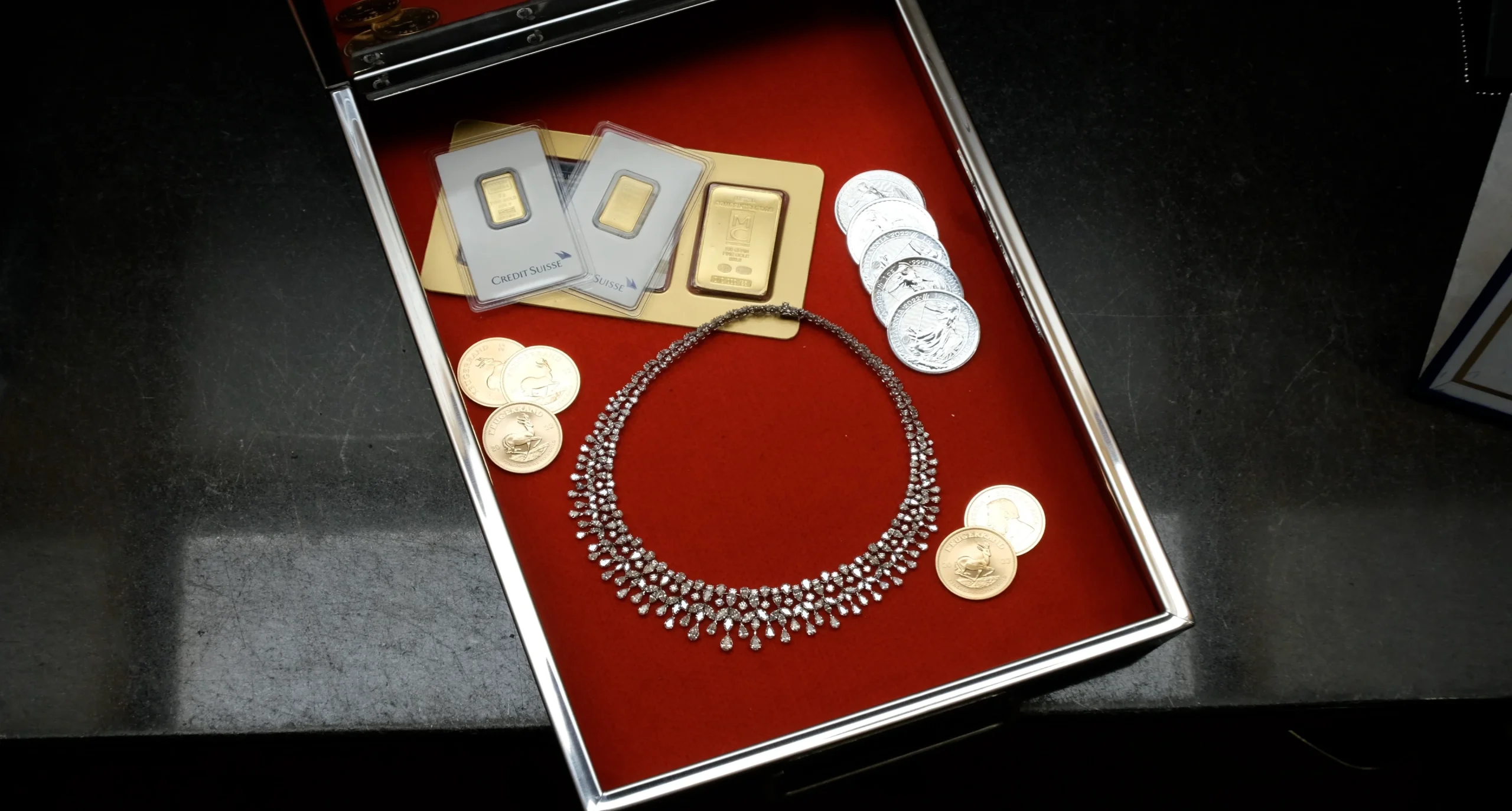 Safe Deposit Boxes vs Home Safes: What’s Safer In London?